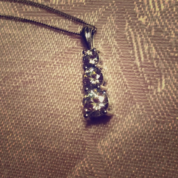 three stone Crystal pendant and chain - Picture 1 of 4